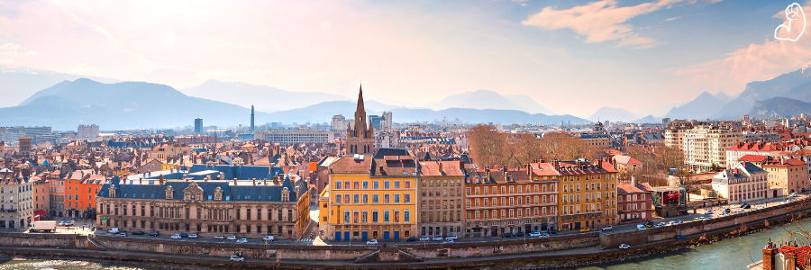 Panorama de la vieille ville de Grenoble, un bon quartier pour déménager