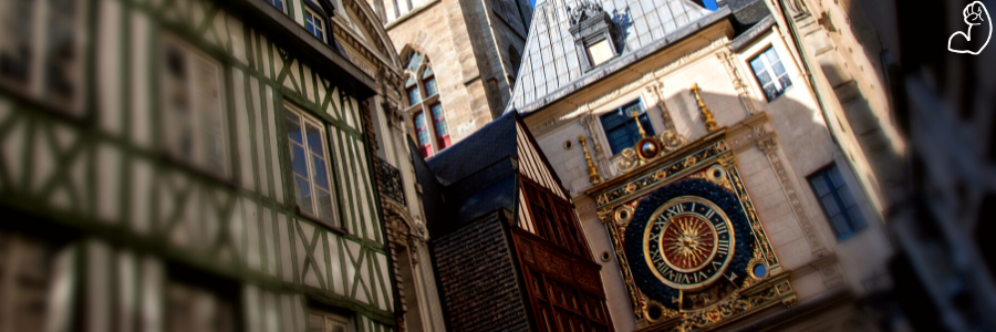 En cas de balade suite à un déménagement à Rouen, faites un détour pour voir le Gros-Horloge