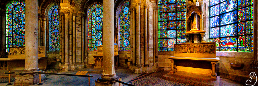 Intérieur de la basilique de Saint-Denis, à visiter si vous déménagez dans les alentours