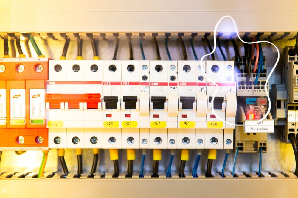 Les plombs ont sauté ? Fusible, disjoncteur, tableau électrique : mode d'emploi Les plombs ont sauté ? Fusible, disjoncteur, tableau électrique : mode d'emploi