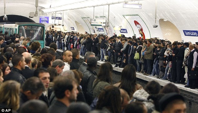 métro bondé à paris