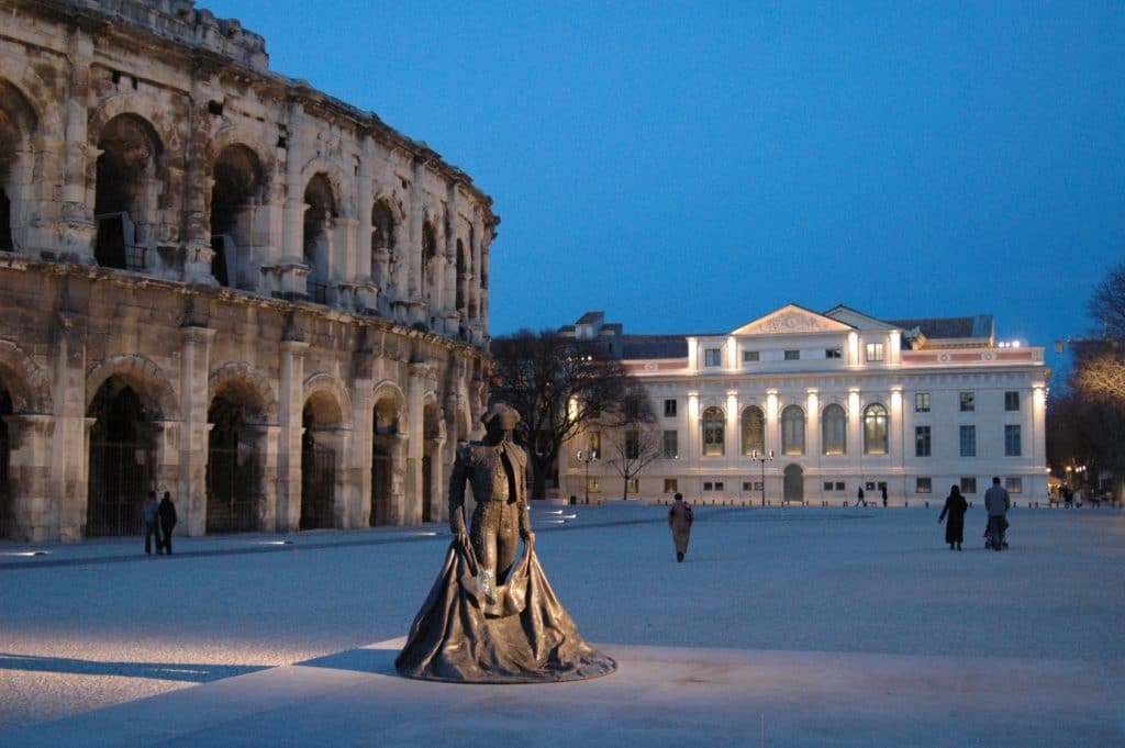 vivre nimes france