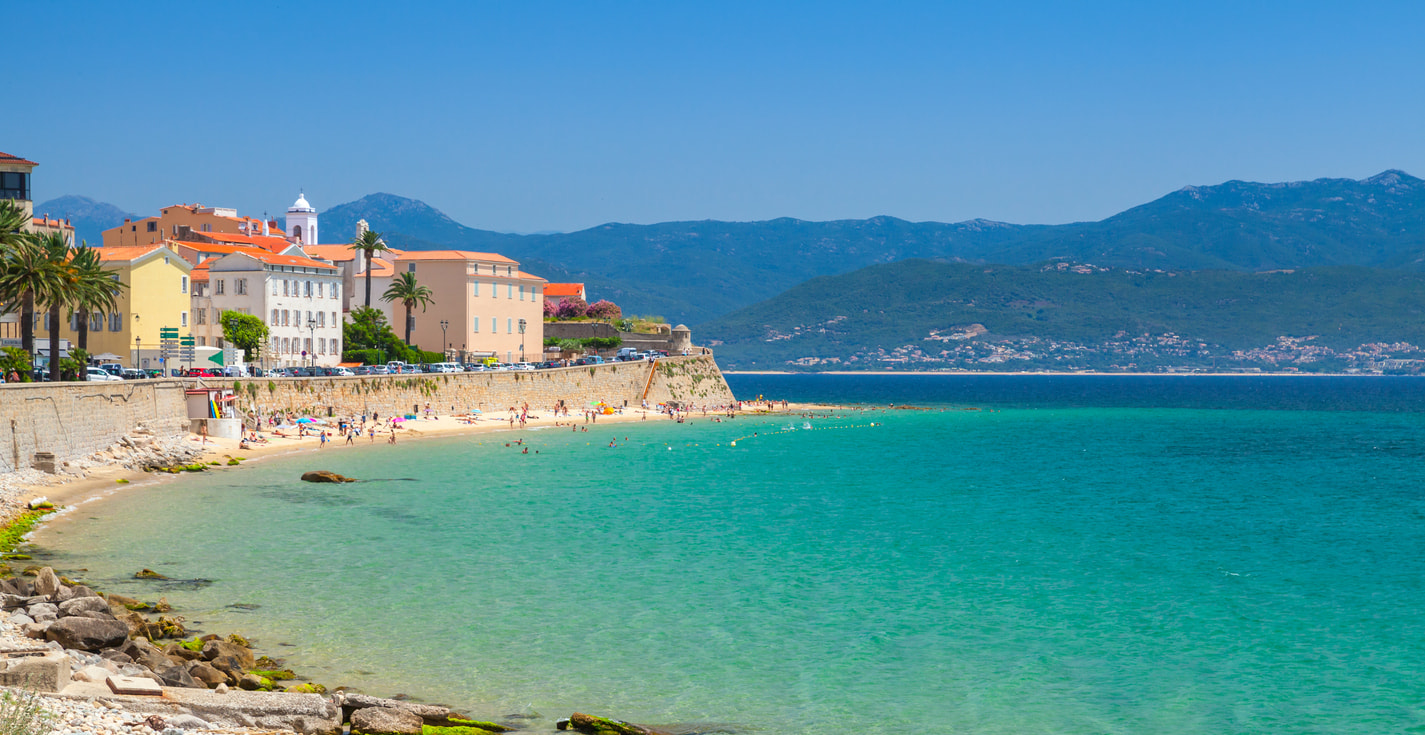 vivre ajaccio france