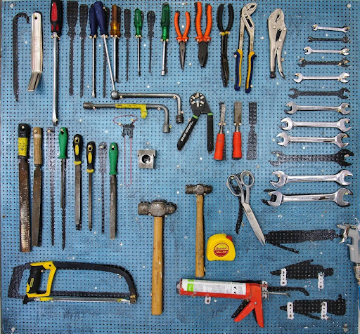 Des outils de bricolage rangés