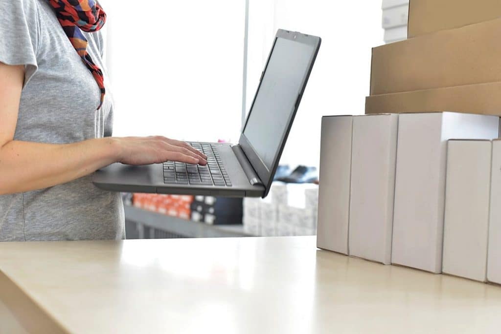 Evaluation d'un bien Ordinateur et cartons